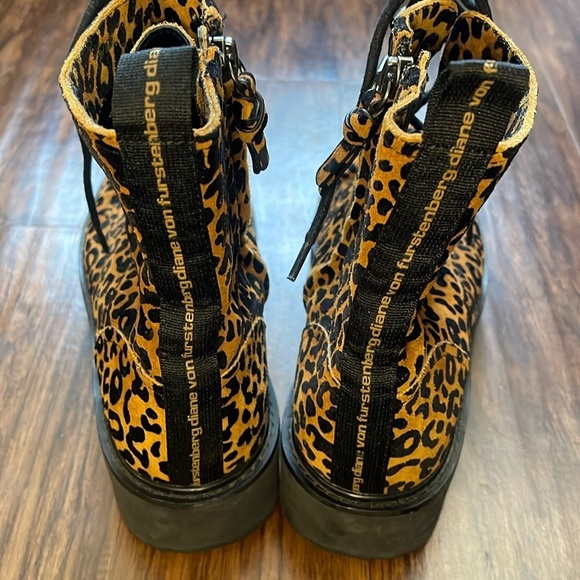 DIANE VON FURSTENBERG In Charge Leopard chunky suede Boots 9.5 - Picture 5 of 16
